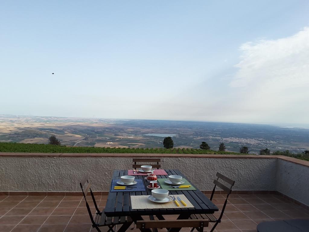 Casa Nel Vigneto Erice Guest House Екстериор снимка