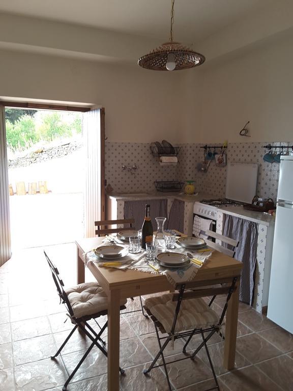 Casa Nel Vigneto Erice Guest House Екстериор снимка