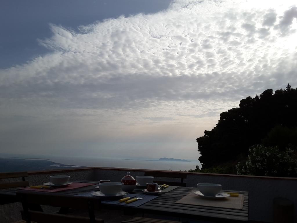 Casa Nel Vigneto Erice Guest House Екстериор снимка